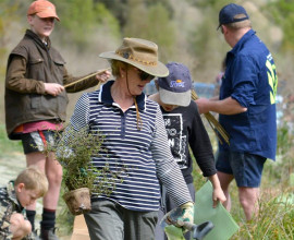 LWNewsStory Community bands together to plant out Waihao River