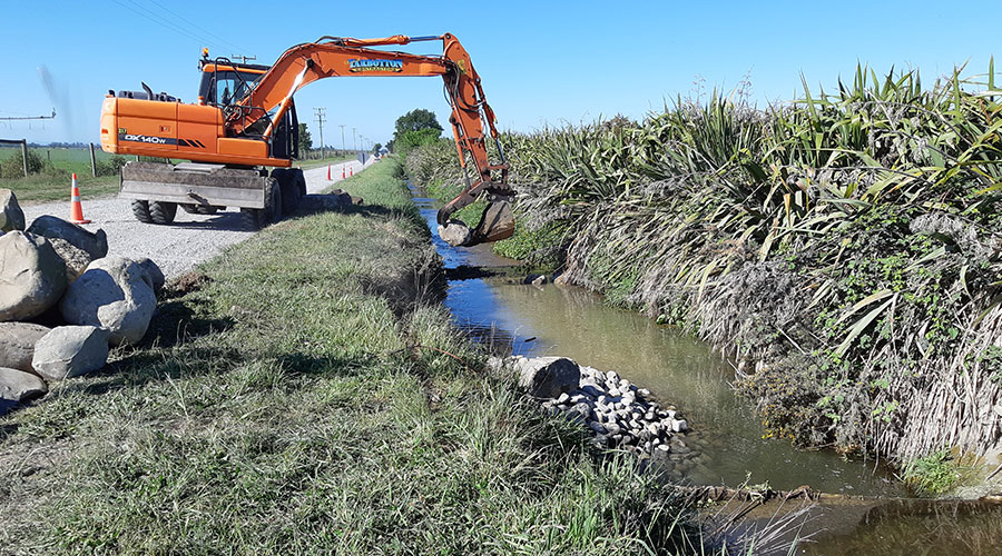 Remediating a fish passage barrier at Windemere drain.