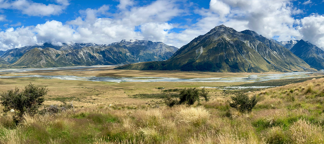 <p>Confluence of Dobson and Hopkins River with Neumann Range</p>